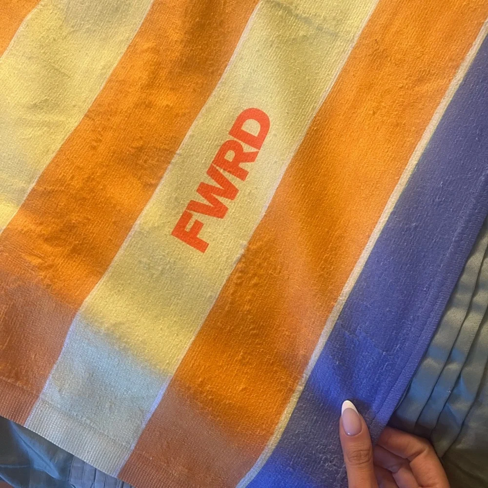 Fwrd bright towel